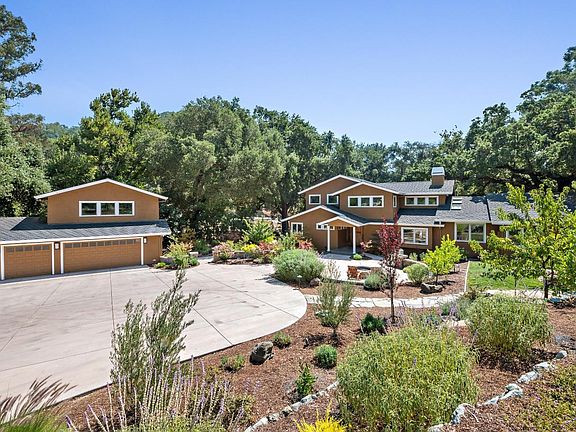 2nd image of 17580 Woodland Ct