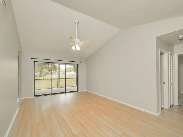 817 SW 9th Ave — Photo 3