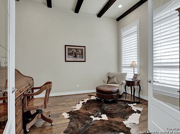 3rd image of 883 Hampton Oaks