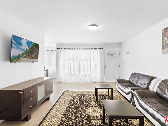2nd image of 114 N Eucalyptus Ave APT 2