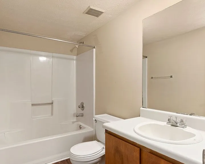 159 Burton St — Photo 8