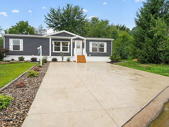 Exterior Image-1-ADVENTURE HOMES Fohl Village