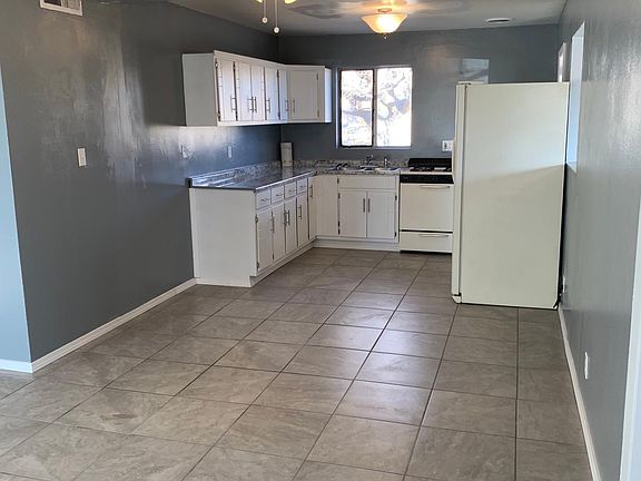 4th image of 5252 Alps Dr