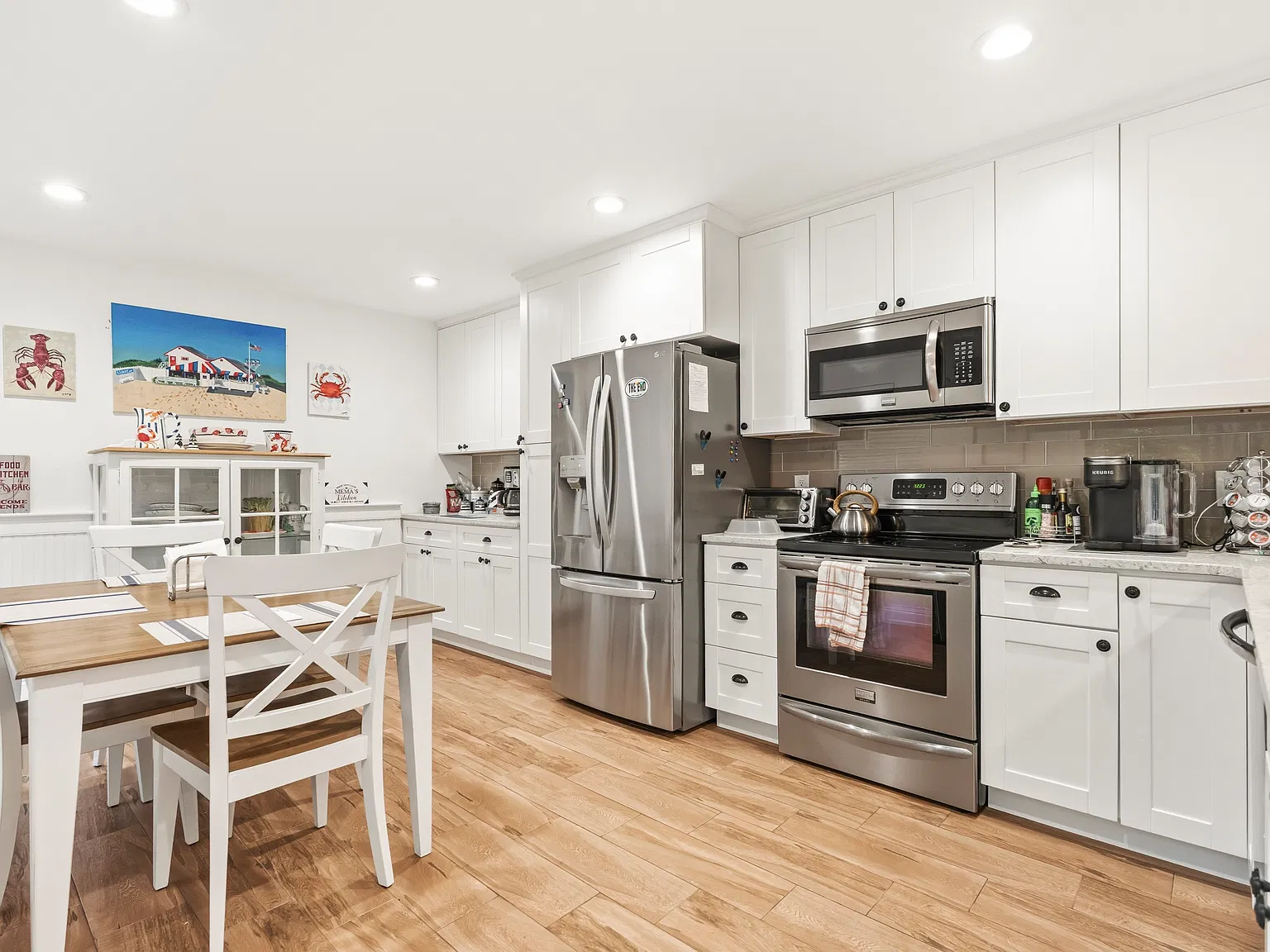 4 Bedroom, 3 Bath, Townhouse — Photo 3