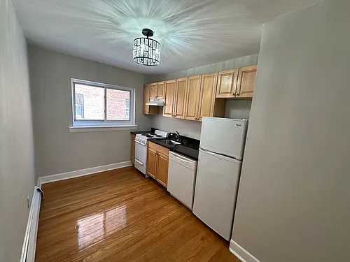 69 Chiswick Rd #3 Photo 1