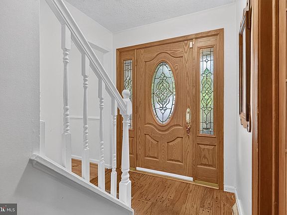 4th image of 12904 Dauphin Ct