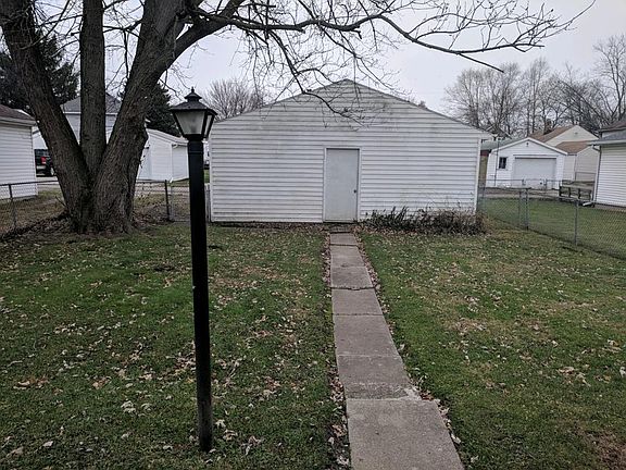 4th image of 845 Woodrow Ave