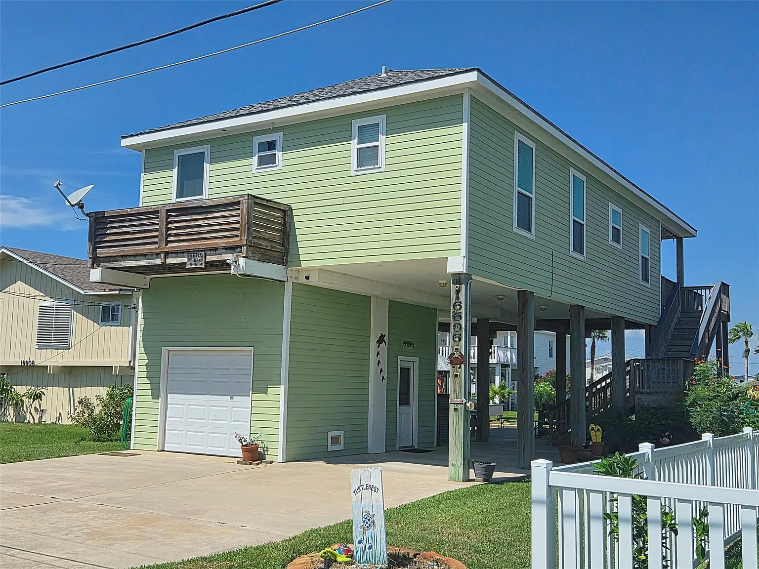 3 bed, 2.0 bath, 1112 sqft, $2,800 — Photo 1