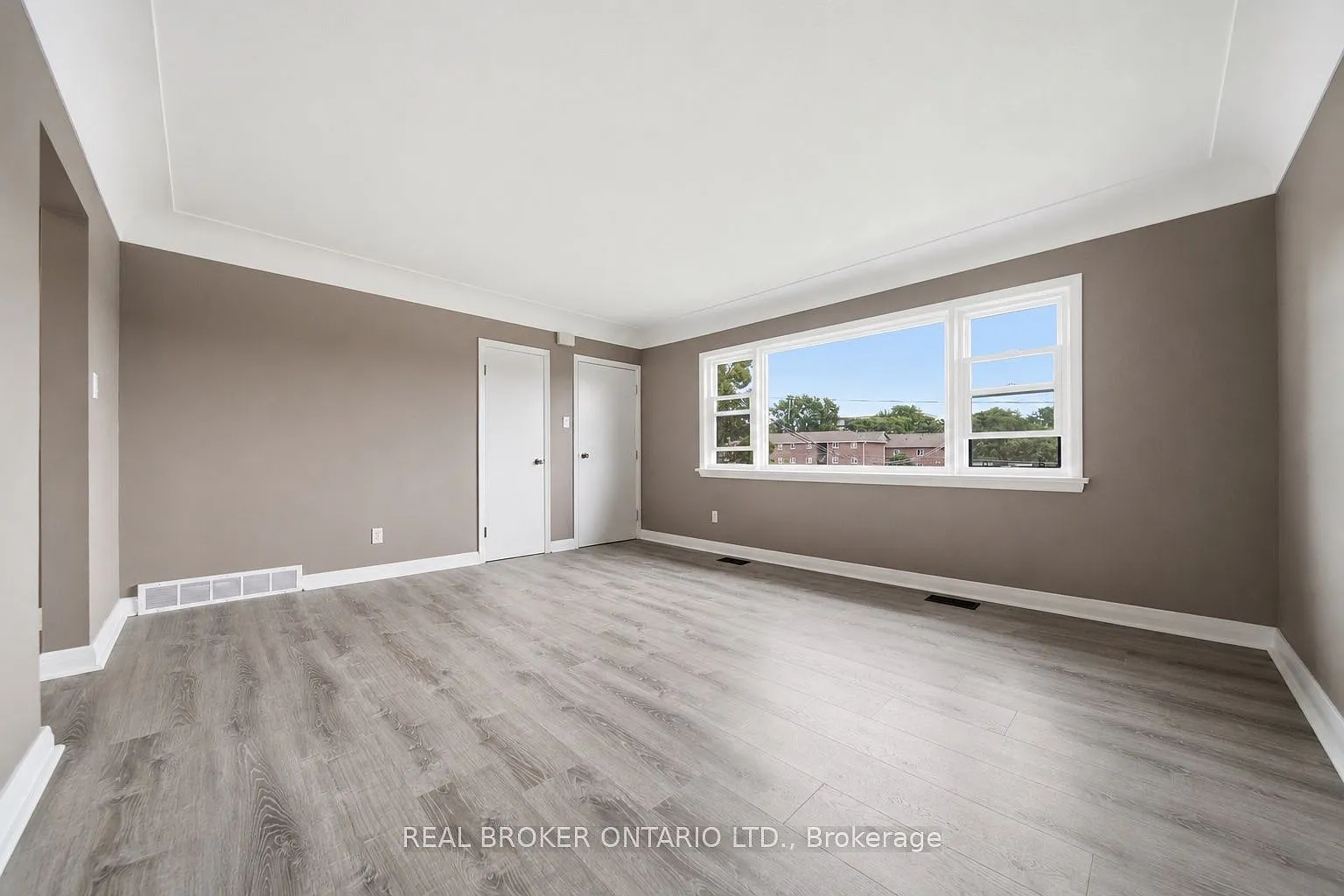 3 bed, $2,200 — Photo 3