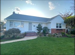 1124 Douglas Ave, Wantagh, NY 11793