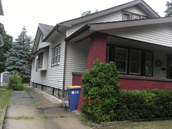 2nd image of 35 Valley Ave NW