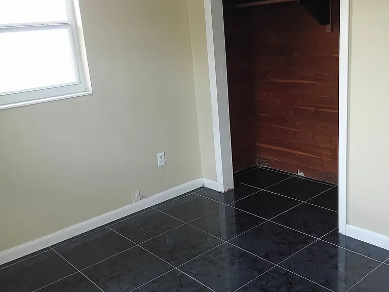 3916 Cedarwood Dr — Photo 8