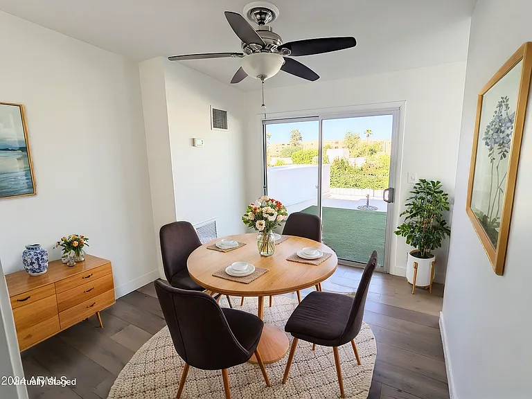 7662 E Minnezona Ave — Photo 8