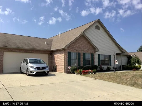 1118 Timberwood Dr, Beaver Falls, PA 15010