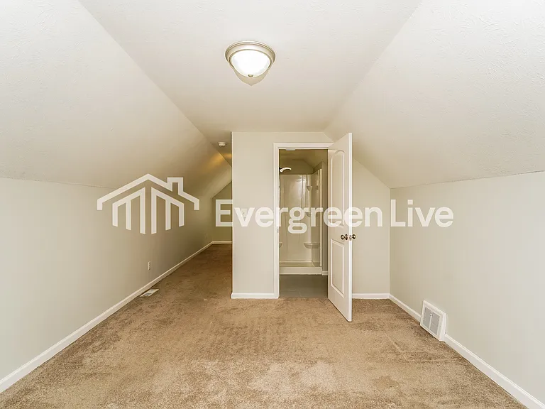 15810 Harrison Dr — Photo 10