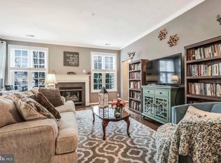 4691 Longstreet Ln APT 101, Alexandria, VA 22311