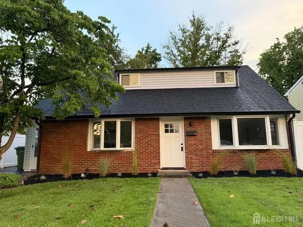 11 Hope Dr, Sayreville, NJ 08872