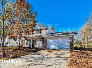 825 Summerview Dr, Saint Charles, MO 63304