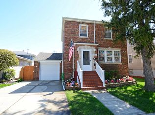 9325 S 55th Ct, Oak Lawn, IL 60453
