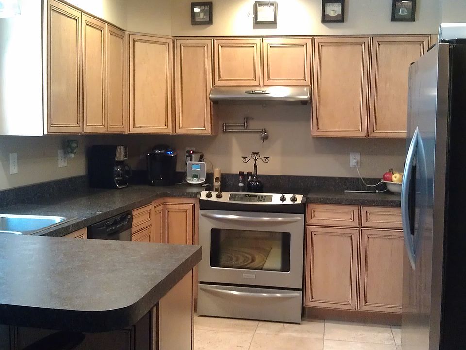 1st image of 206 John St