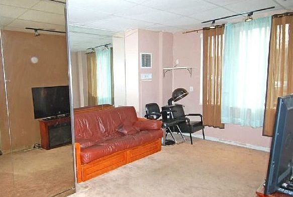 2nd image of 27010 Grand Central Pkwy APT 16A