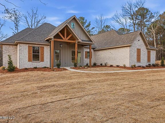 3rd image of 922 Mullican Rd