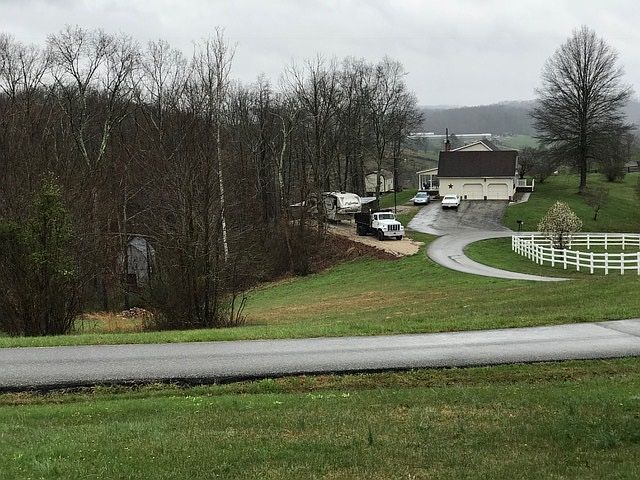 2nd image of 378 Fox Run Rd