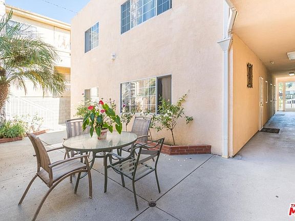 3rd image of 6919 Coldwater Canyon Ave