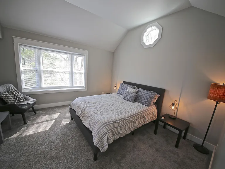 1612 E Camby Ct — Photo 11