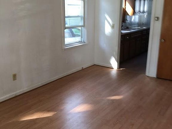 liviingroom - view2