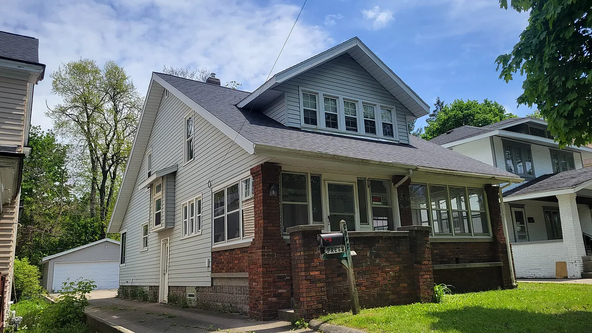 Building Photo - 2042 Francis Ave SE