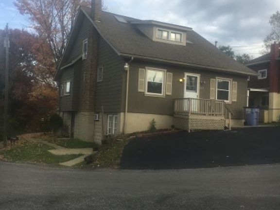 2nd image of 400 Burrows Ave APT 2