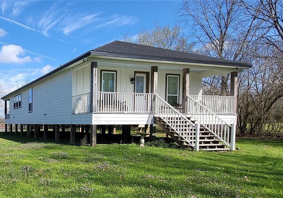1st image of 214 Lucy Belle Dr