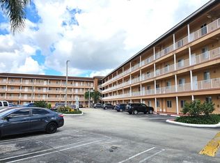 17350 NW 67th Ave APT 303, Hialeah, FL 33015