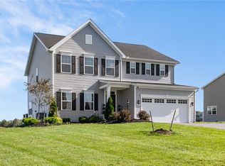 6427 Claremont Ct, Victor, NY 14564