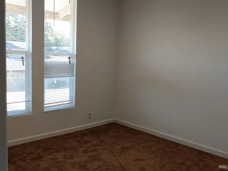 5622 Chestnut Cmn — Photo 6