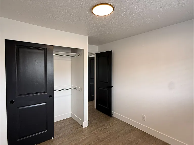 8613 - Secondary Bedroom