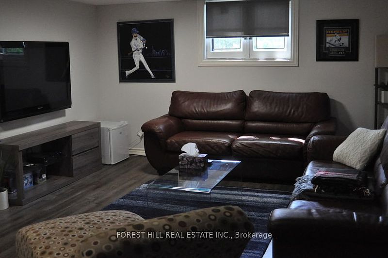 Toronto House for rent - 4 Bedrooms — photo 6