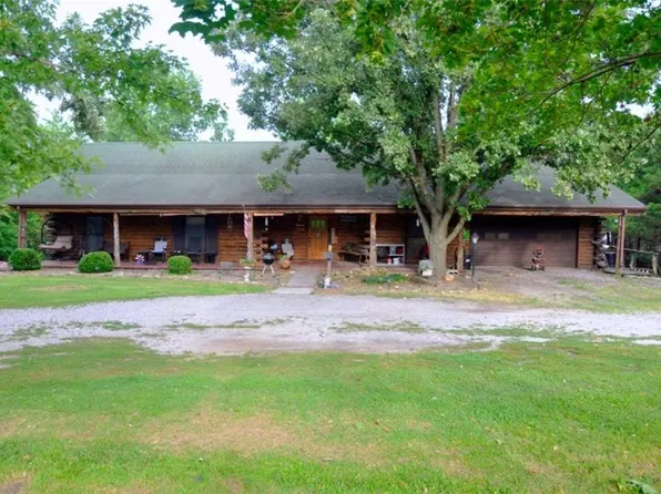 220 N Elm St, Stanberry, MO 64489