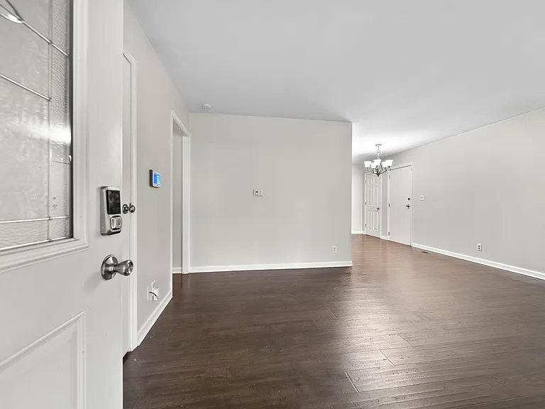 819 Pleasant Dr — Photo 6