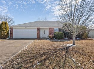 3200 Meadowlake Dr, Bryant, AR 72022