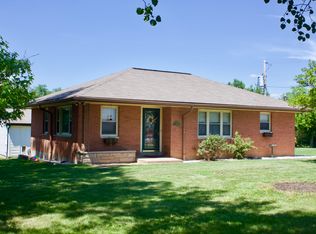673 Country Club Ln, Waterloo, IL 62298