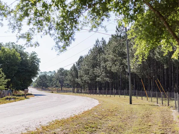  NW 41st Cir, Bell, FL 32619