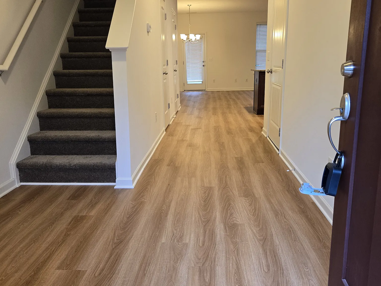 3 bed, 2.5 bath, 1632 sqft, $1,725 — Photo 2
