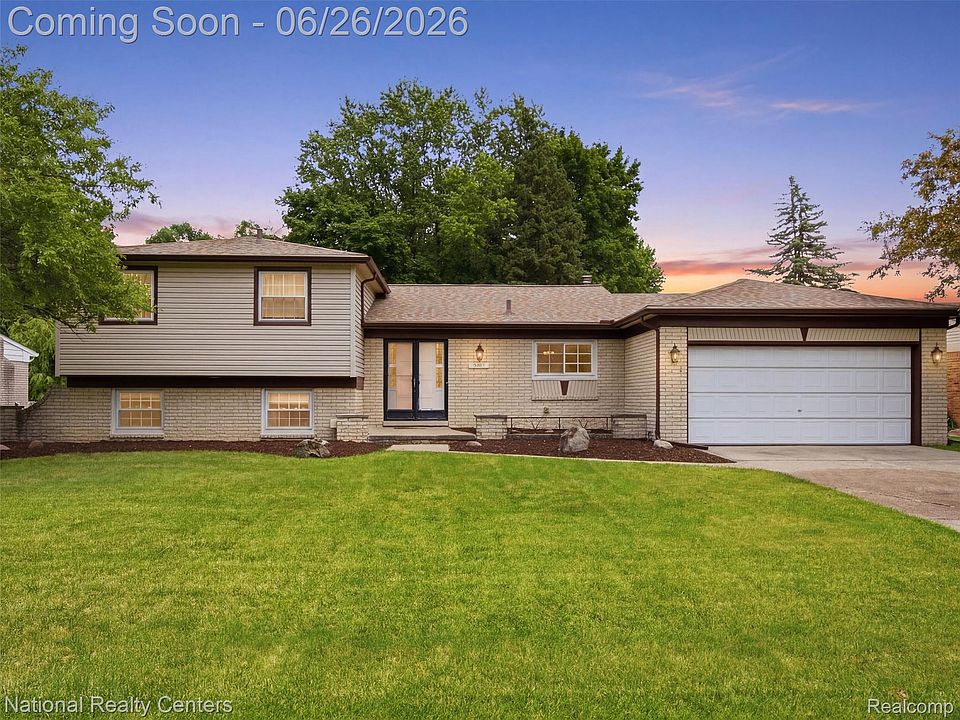 1st image of 17418 Country Club Dr