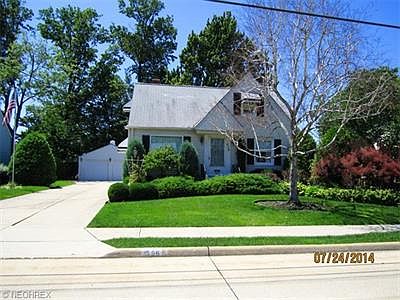 1st image of 536 E 300th St