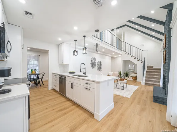 13003 Timber Forest St, San Antonio, TX 78230