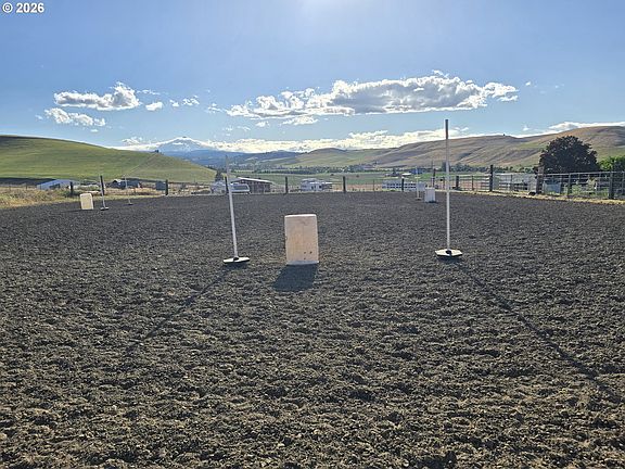 4th image of 83528 Dufur Valley Rd