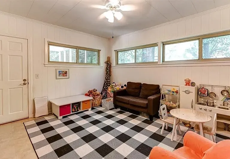 272 Kennestone Dr — Photo 7