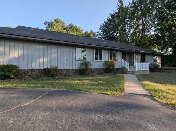 627 Oak Grove Avenue, Monett, MO 65708